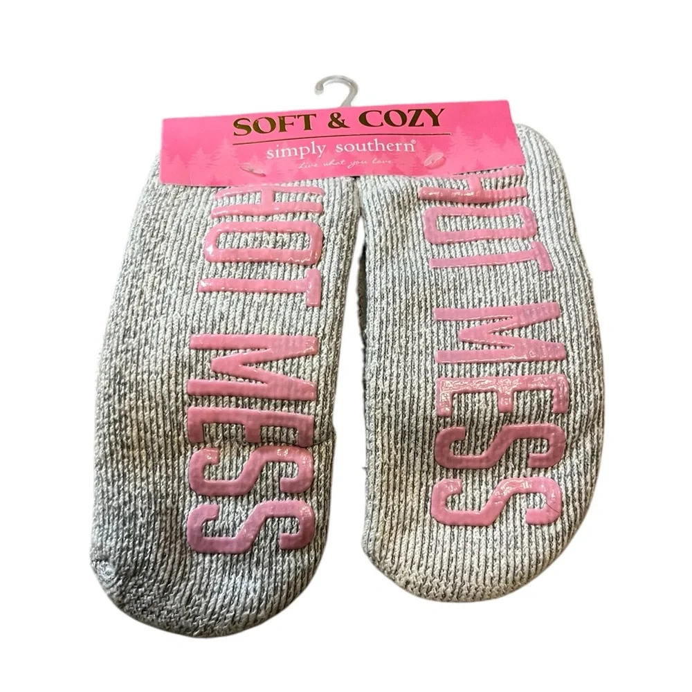 🆕 Simply Southern HOT MESS Non Slip Socks